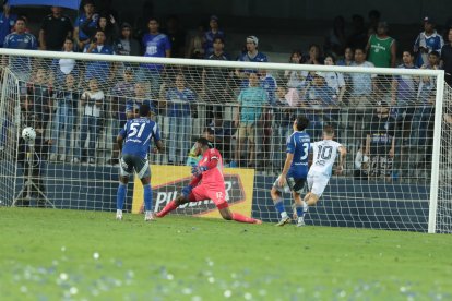 Damián Díaz anotó un gol desde el punto penal.