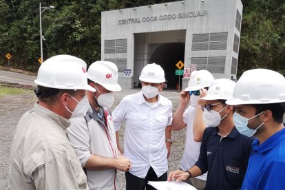 La capacidad de esta central es de 1500 MW, con lo que se subre entre el 25% al 30% de la demanda del país.