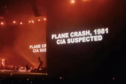 En una pantalla gigante del Coachella se señaló a la CIA como sospechosa de la muerte de Jaime Roldós.