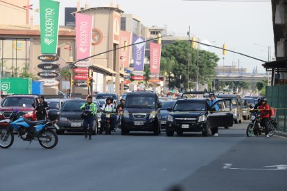 Hubo que cerrar la vía por el ataque armado.