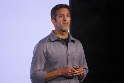 John Ternus se unió al equipo de diseño de productos de Apple en 2001