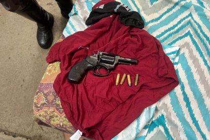 Evidencias incautadas en el inmueble intervenido durante el operativo en Quevedo.