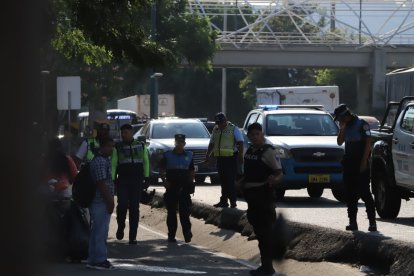 Policía aprehendió a tres sospechosos luego de un intento de secuestro en la Vía a la Costa.