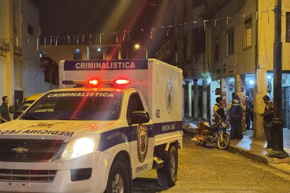 En el lugar, Criminalística levantó al menos quince indicios balísticos.
