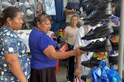 Don Lucas, comerciante de las Cuatro Manzanas, tiene descuentos para sus compradores.