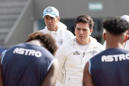 Daniel Viteri es asistente técnico de Pool Gavilánez (d) en Guayaquil City.