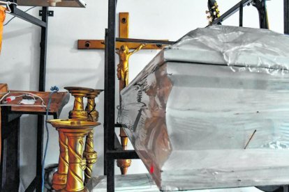 El familiar de un fallecido denunció que habría sido obligado a contratar un servicio funerario.