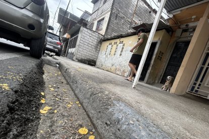 Los tostitos quedaron esparcidos en el piso.