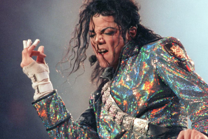 La banda sonora de Michael destaca por el empleo de técnicas tradicionales de mezcla y edición