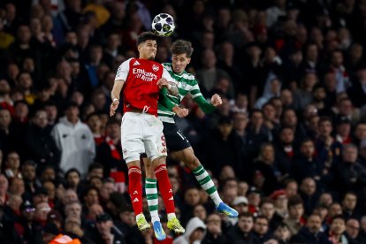 Piero Hincapié será titular en la zaga de Arsenal.