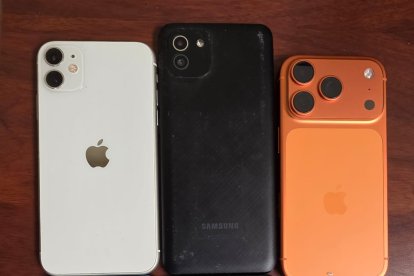 Estos celulares les decomisaron a los sospechosos.