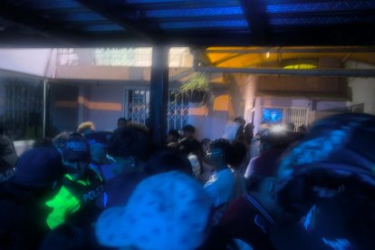 En la fiesta había cerca de 200 personas.