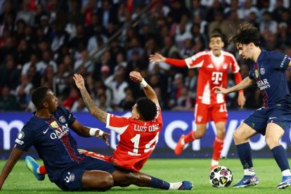 El árbitro no acudió al VAR para revisar el penal que hizo Pacho.