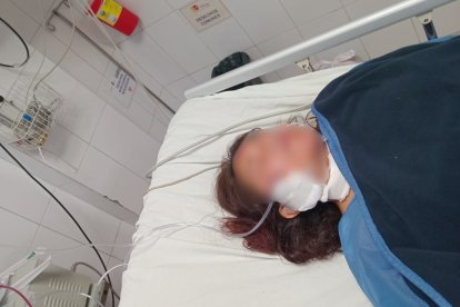 La chica caminó desde el río hasta su vivienda para pedir ayuda y contar todo lo que había pasado.