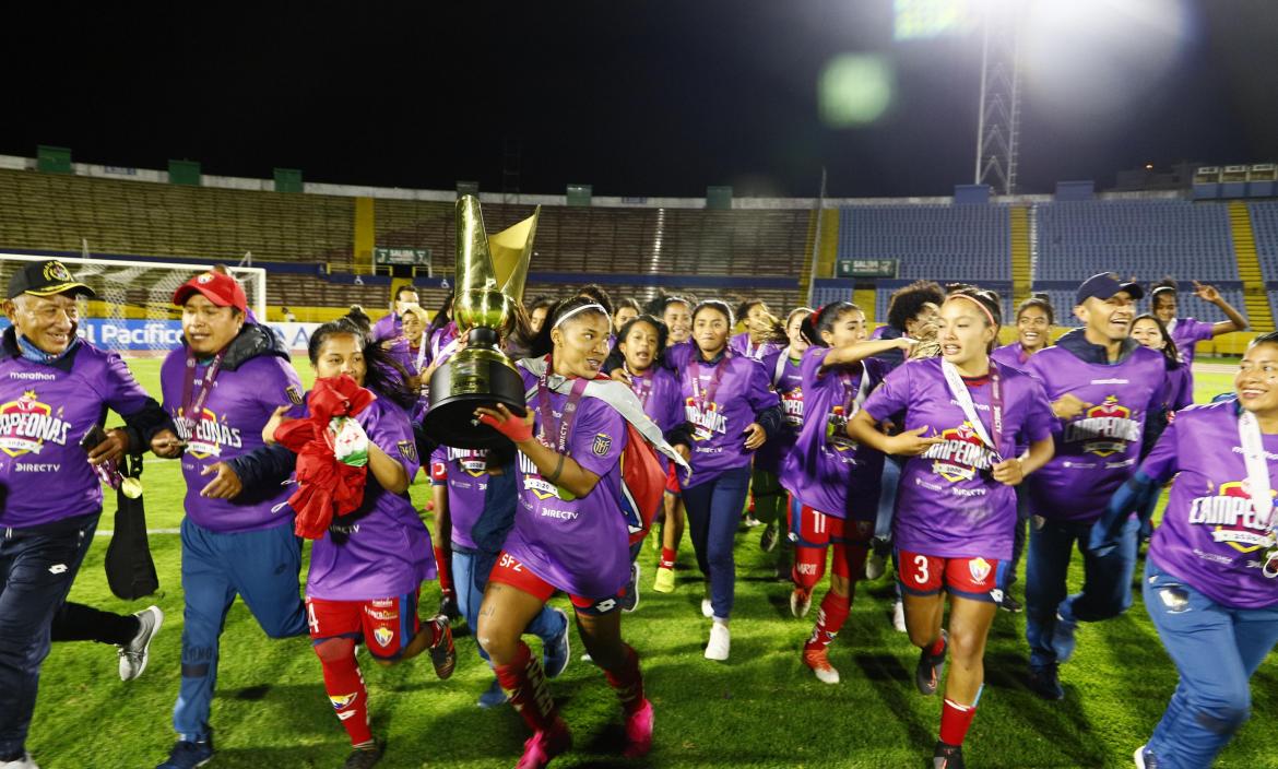 ElNacional-campeón-Superliga-femenina