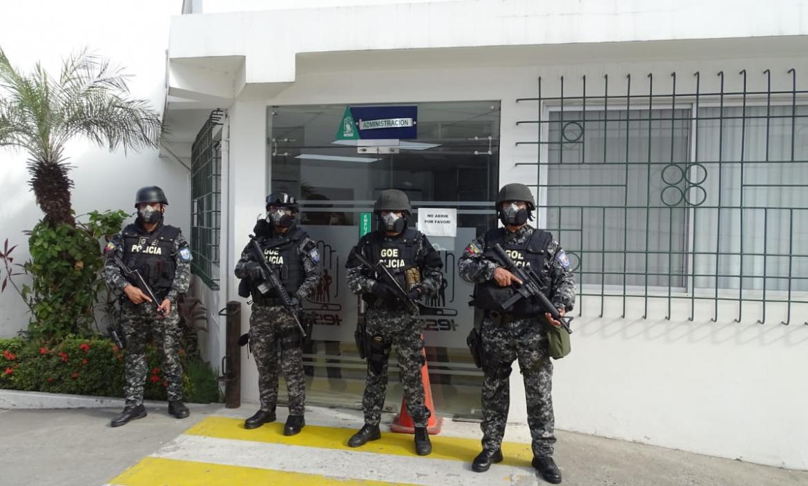 Durante el allanamiento al hospital Básico del Instituto Ecuatoriano de Seguridad Social de Durán.