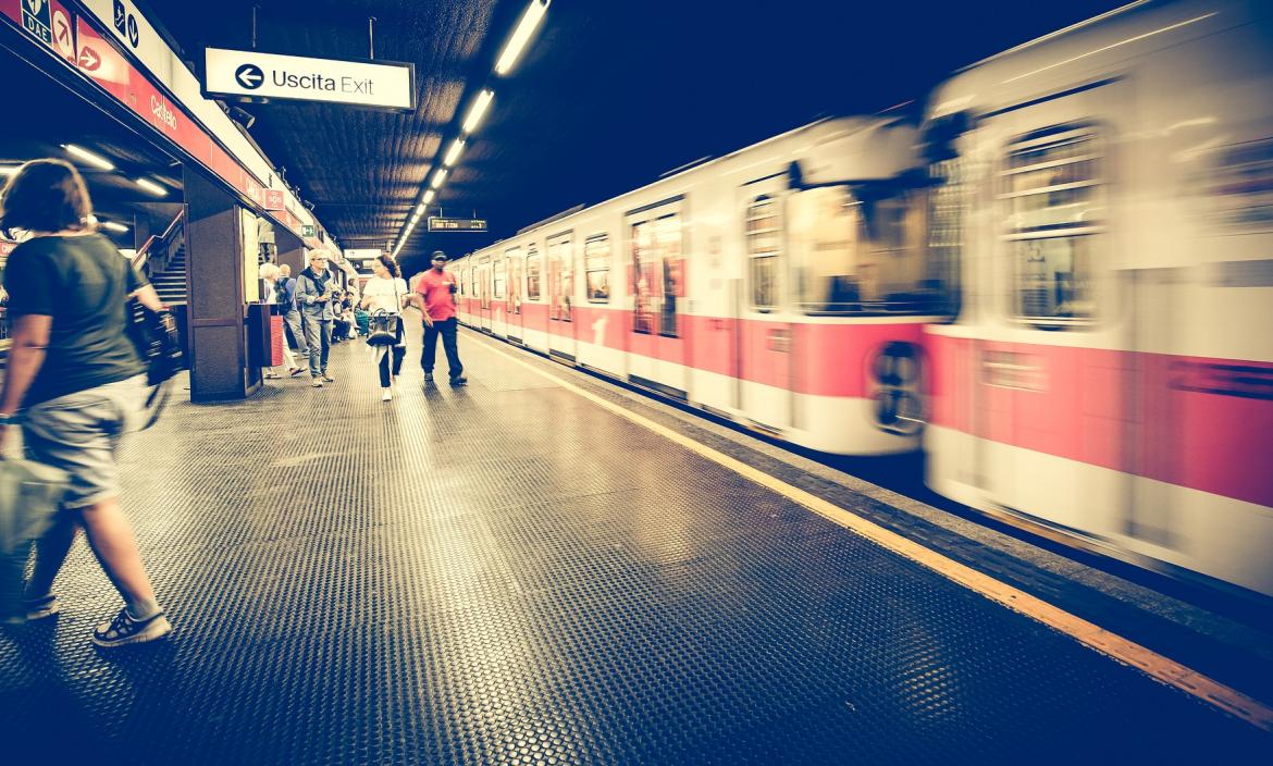 metro estación millán Italia
