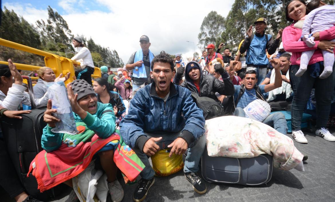 MIGRANTES VENEZOLANOS EN EL PUENTE DE RUMICHACA