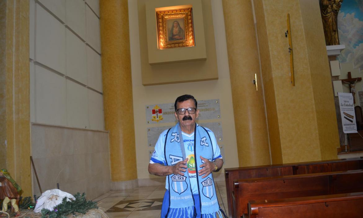 Imagen Manuel es un devoto de la Virgen la (28473548)