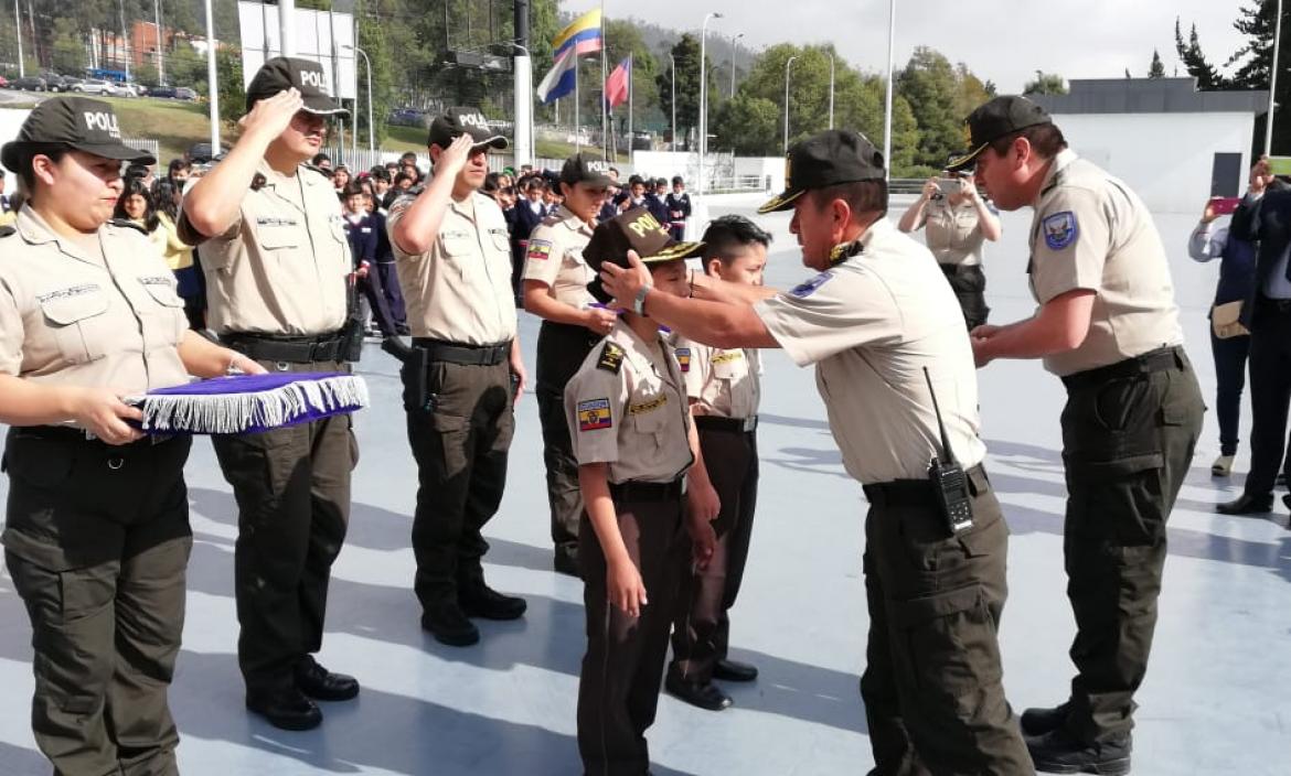 Imagen Policia niños