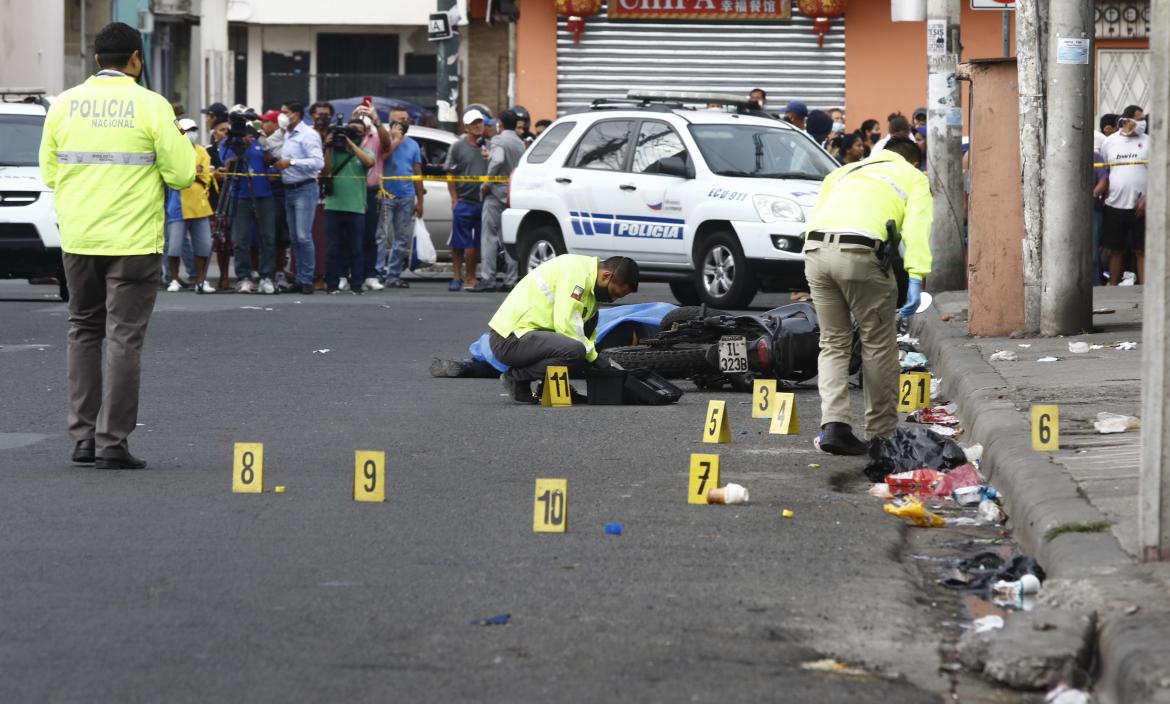 En el sitio donde fue asesinado el guardia de seguridad Jonathan Saavedra se encontraron 11 indicios balísticos. Él recibió dos tiros.