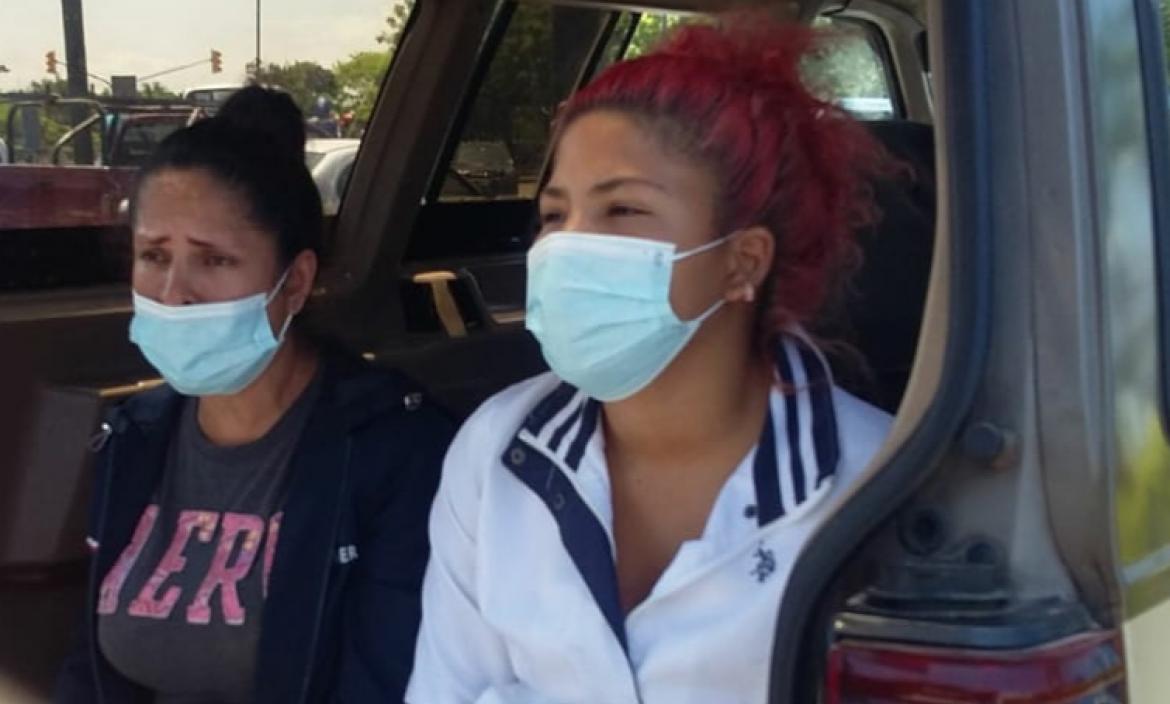 La mamá y una hermana de Mirian Mosquera acudieron a la morgue para retirar el cuerpo.