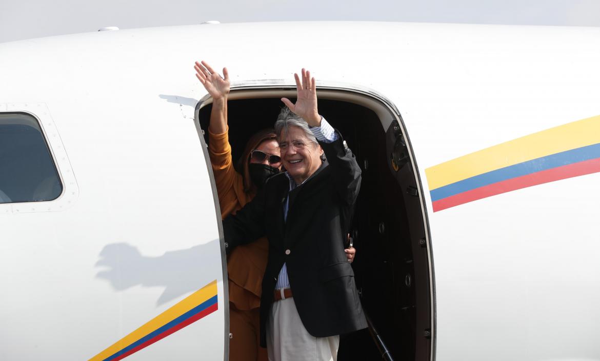 El presidente Guillermo Lasso partió desde Guayaquil a Miami, el domingo pasado, para someterse a la operación.