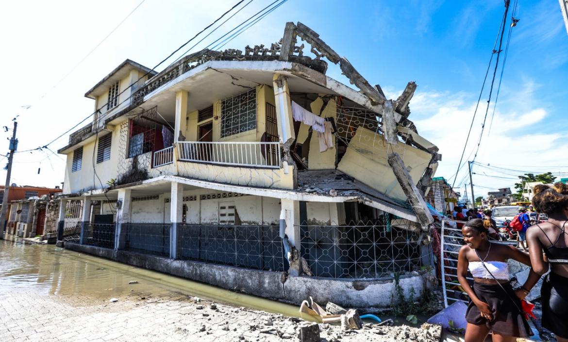 Ecuador se pronuncia ante el terremoto de Haití