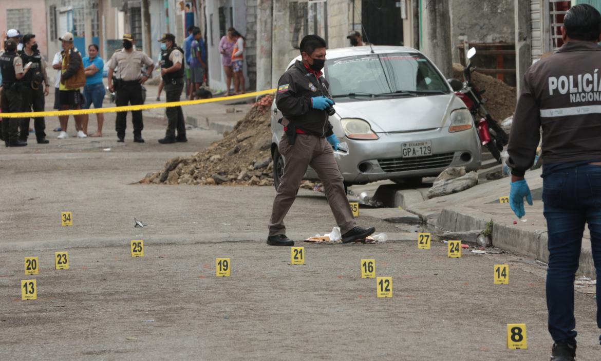 En el sitio del suceso la Policía encontró 43 indicios balísticos. Una de las víctimas recibió 18 ‘pepazos’.