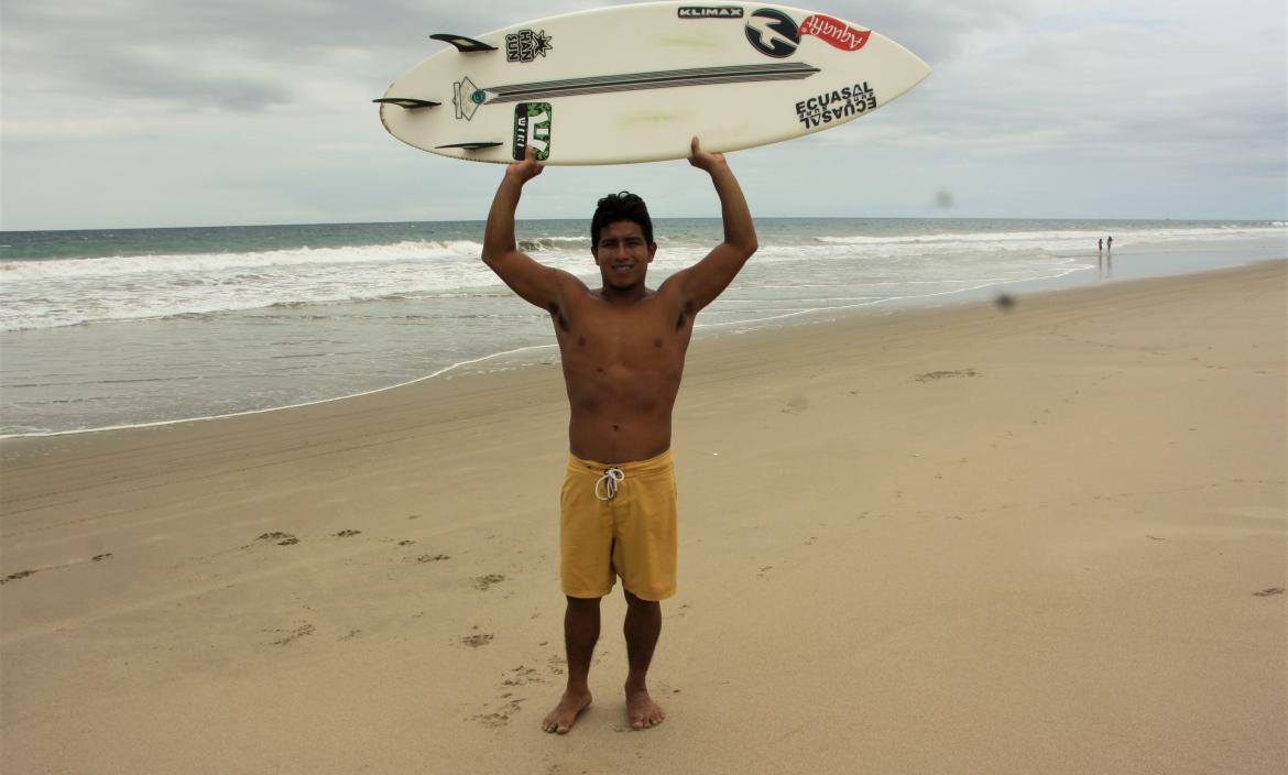 Alex-Suárez-surfista