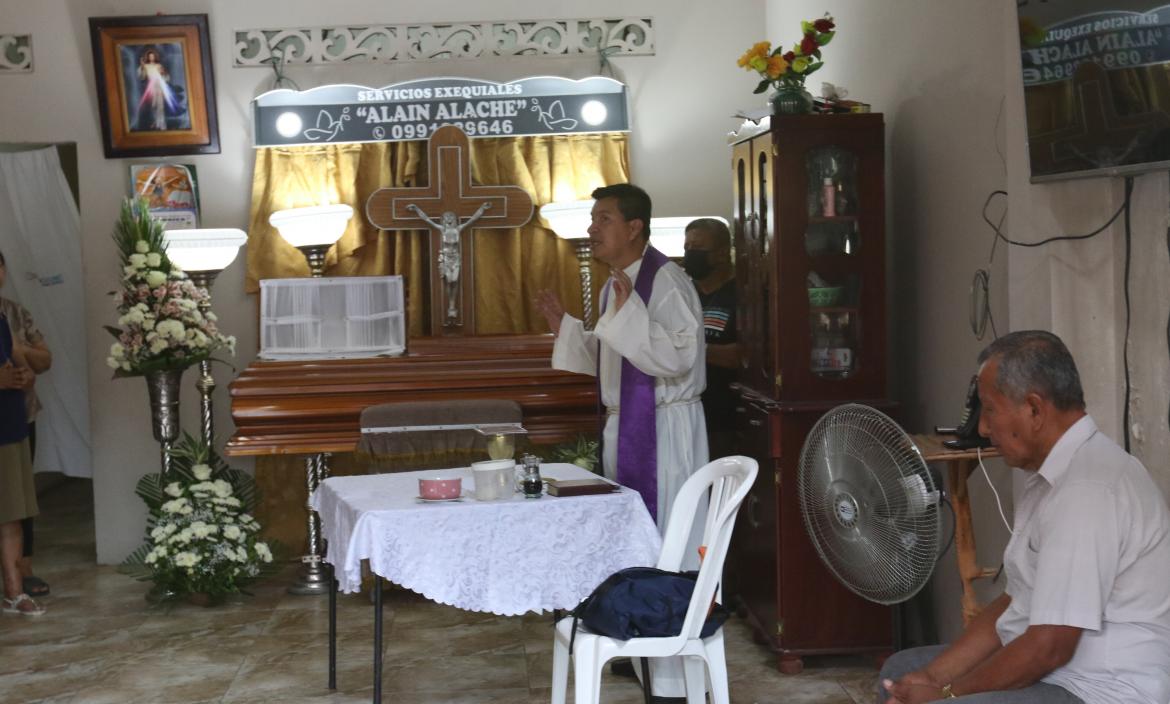 Los restos de Nancy Fabiola Soledispa Alvarado fueron velados hasta las 16:00 de ayer.