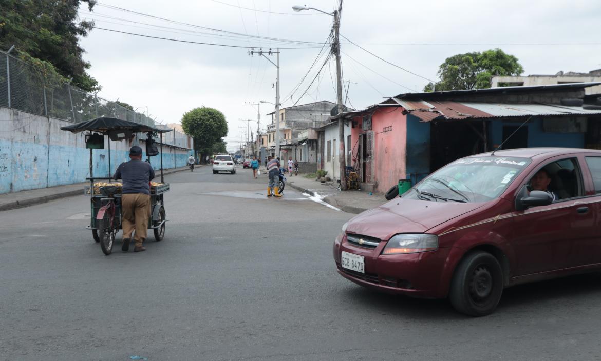 Blacera en las calles 25 y la K, Suburbio de Guayaquil Agencia (ag-extra)