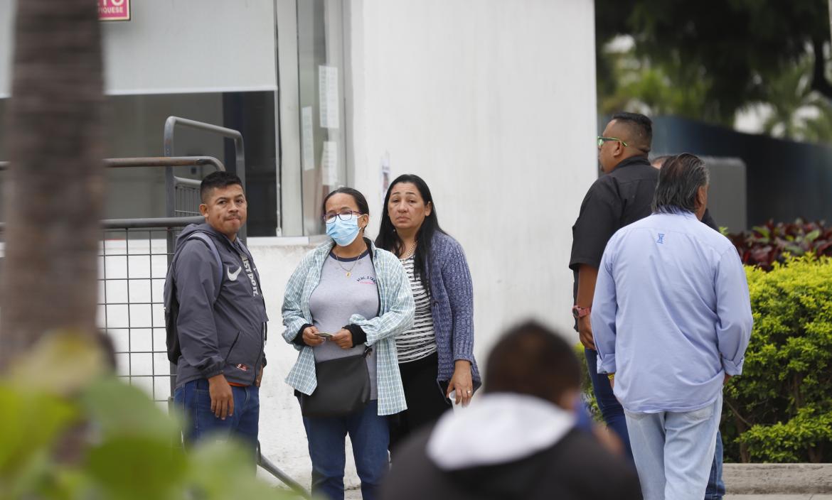 Familiares de Renato Erick Pastor llegaron a Guayaquil para retirar su cuerpo.