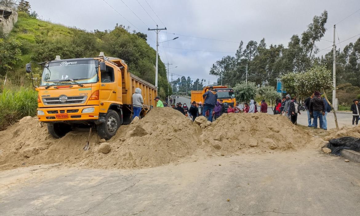 Algunas vías aún permanecen obstaculizadas.