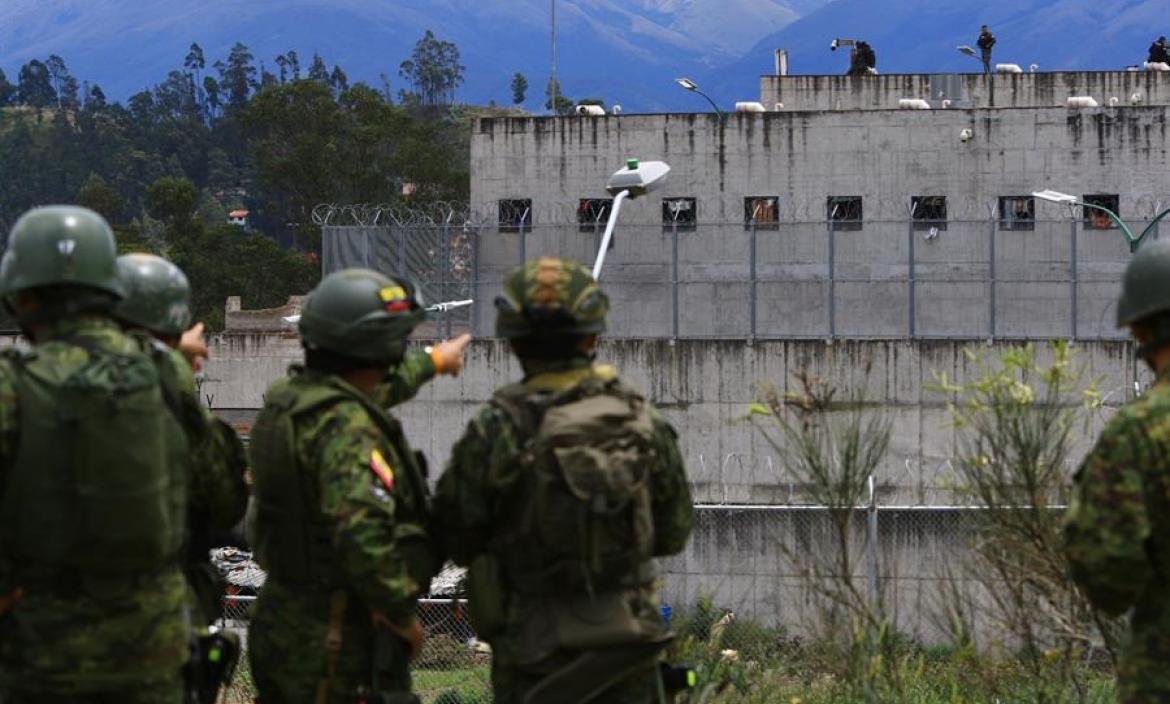 Ecuador inicia la formación de 1.300 guardias para aplacar crisis carcelaria
