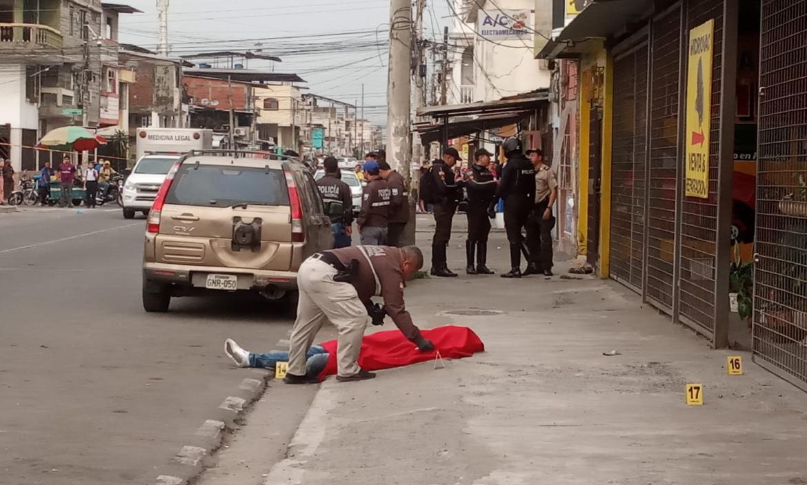 En el sitio del crimen se encontraron 17 indicios balísticos.