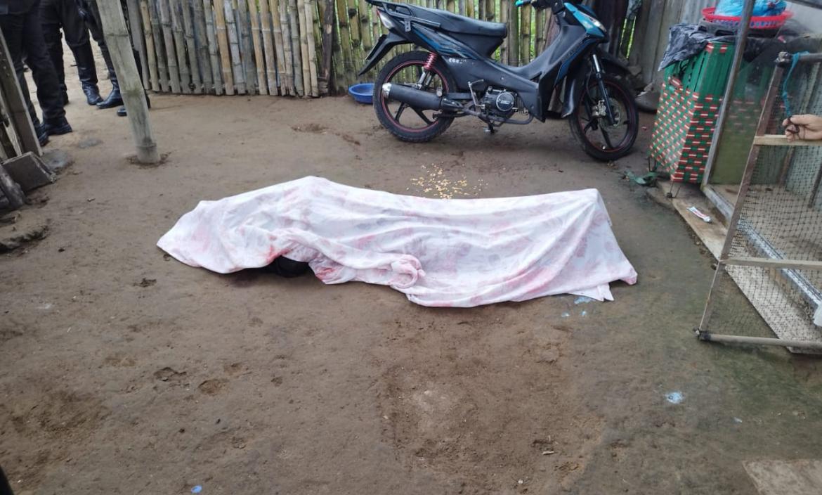 Manabí: Pistoleros acabaron con la vida de un hombre mientras alimentaba a unos chanchos