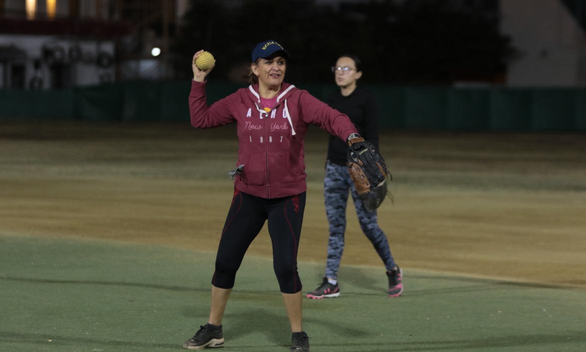 Sóftbol en Guayaquil, más que deporte, una terapia