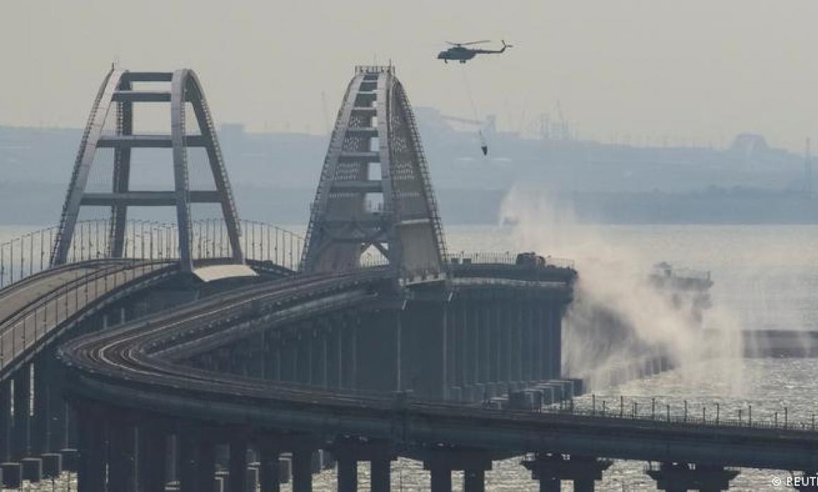 Putin encarga a Servicio de Seguridad reforzar protección de puente de Crimea