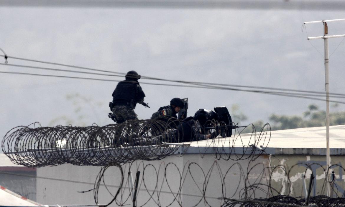 Comandos incursionaron en la antigua Penitenciaría del Litoral.