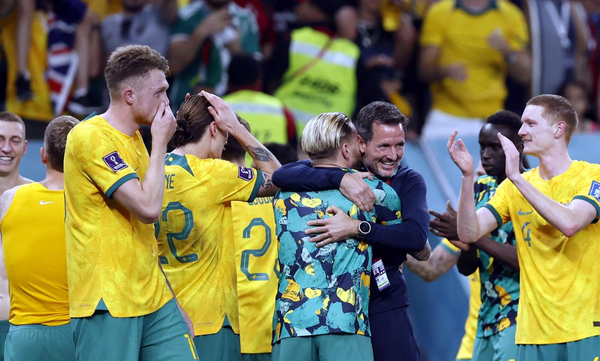 Leckie mete a Australia en octavos; Dinamarca, eliminada del Mundial de Catar