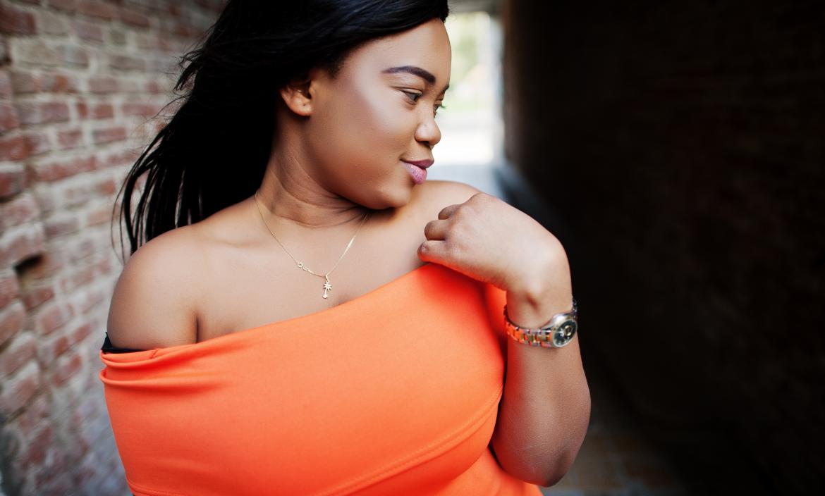 african-american-woman-model-xxl-in-orange-dress