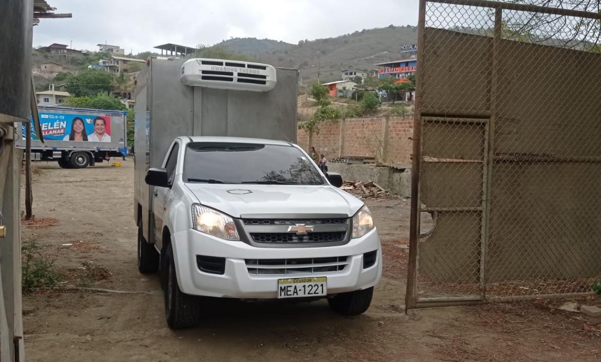 Manabí: Cadáver fue encontrado atado y con signos de tortura en el cajón de un camión