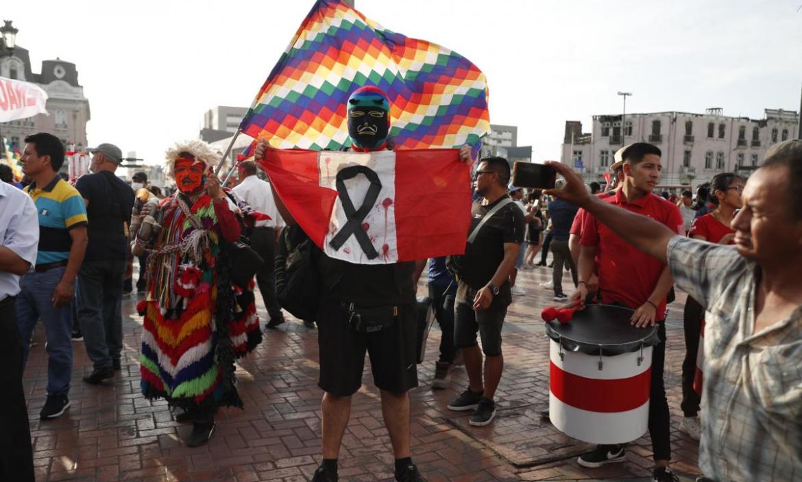 Protestas se dirigen al norte de Perú con bloqueo de carretera Panamericana