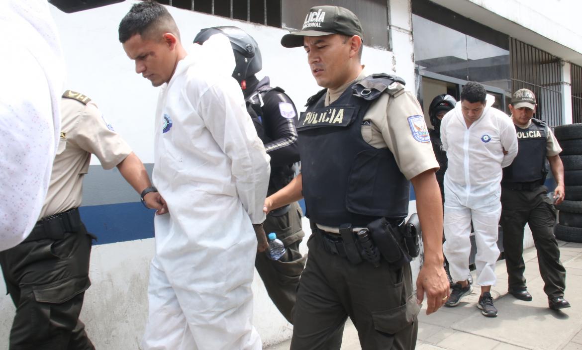 Los sospechosos fueron capturados en el noroeste de Guayaquil. Se movilizaban en un vehículo blanco, sin placa y con vidrios polarizados.