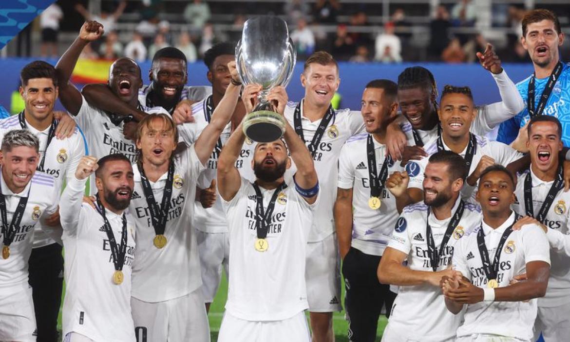Real Madrid levanta su quinta corona de campeón