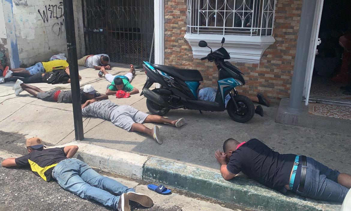Detienen a 13 personas en Santiaguito de Roldós.