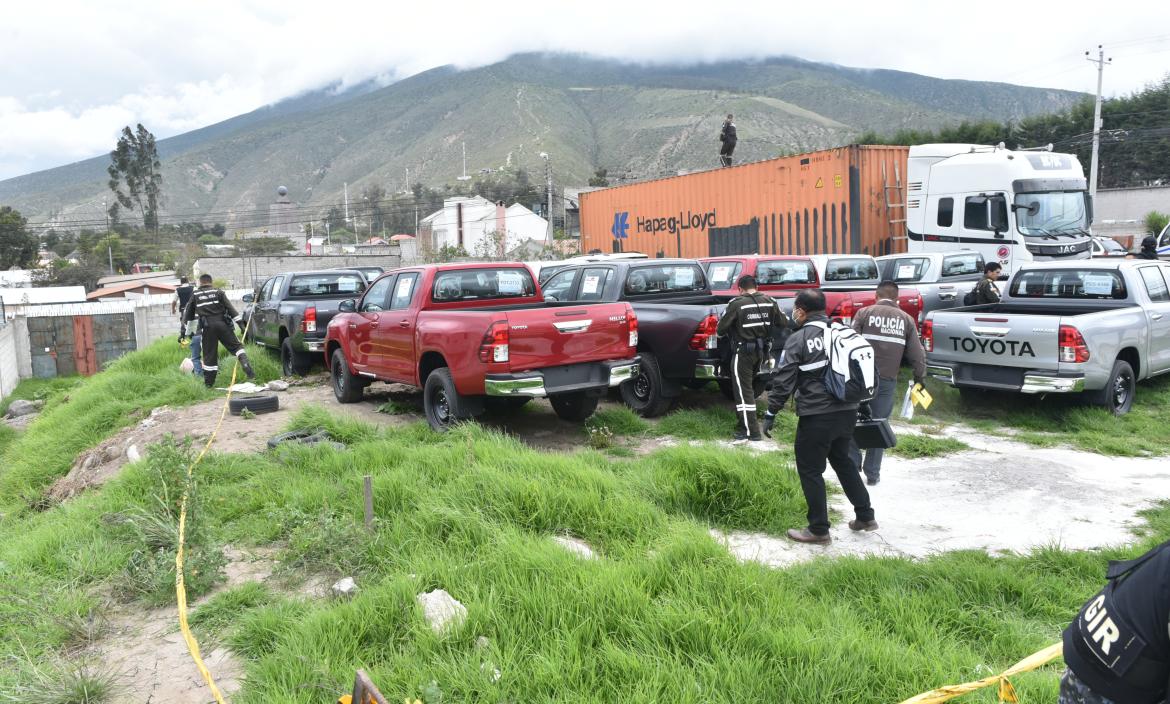 Los últimos vehículos fueron recuperados en un sector de la vía a Mitad del Mundo.