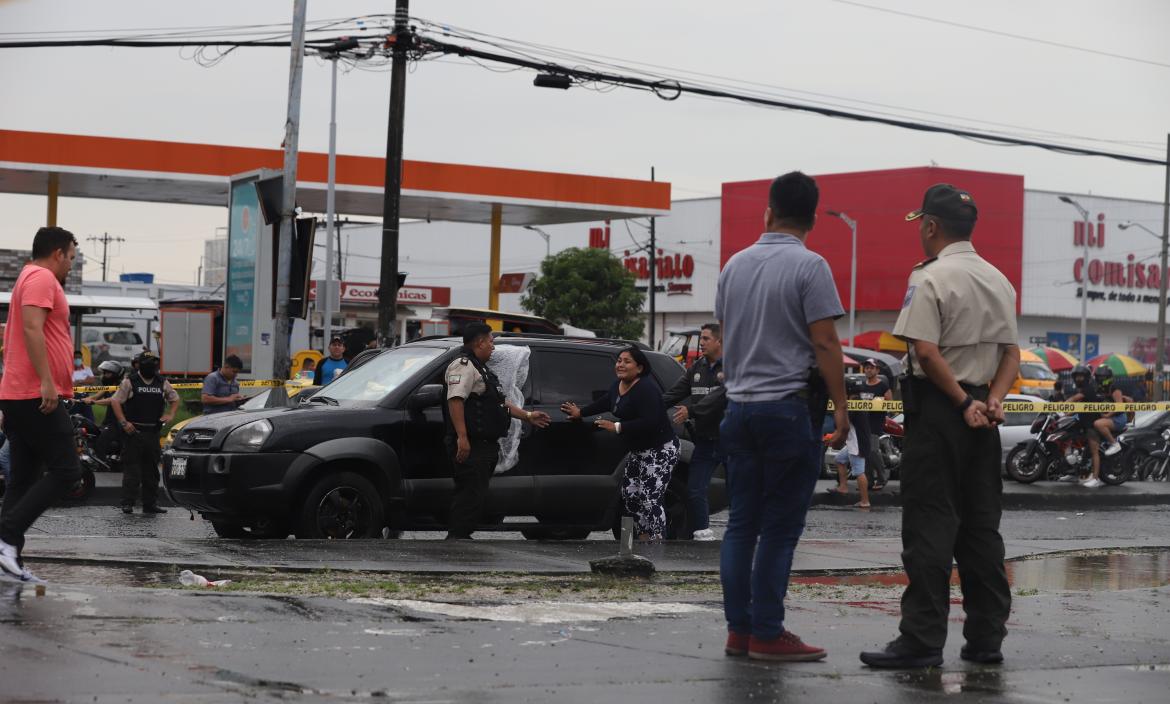 El cuerpo de Paúl Saltos Ponce quedó dentro del vehículo que conducía.