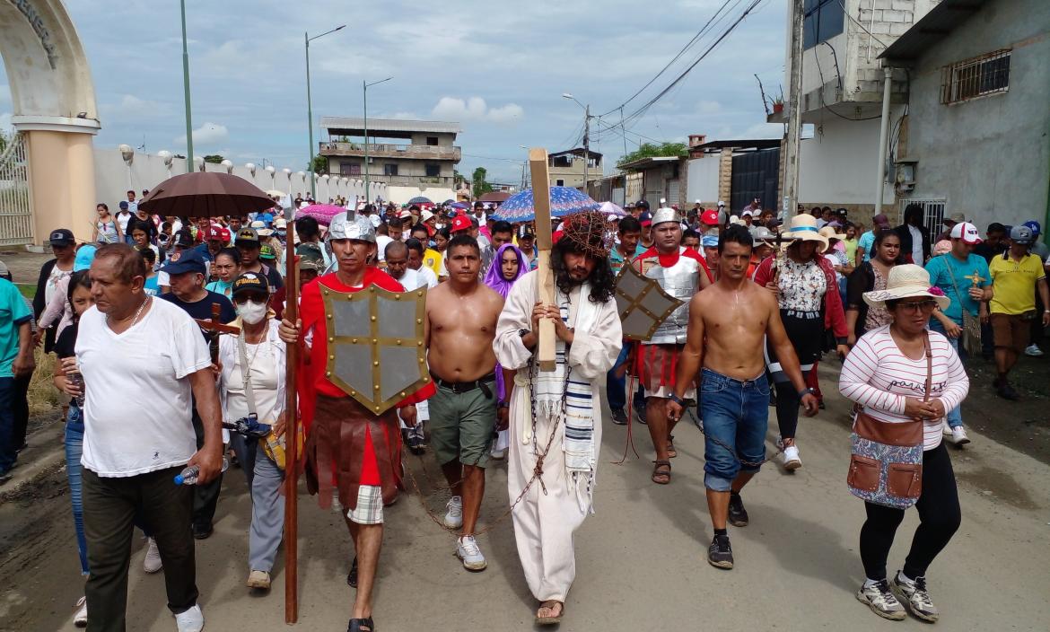 EN NOBOL RECOREN MAS DE 15 CALLES